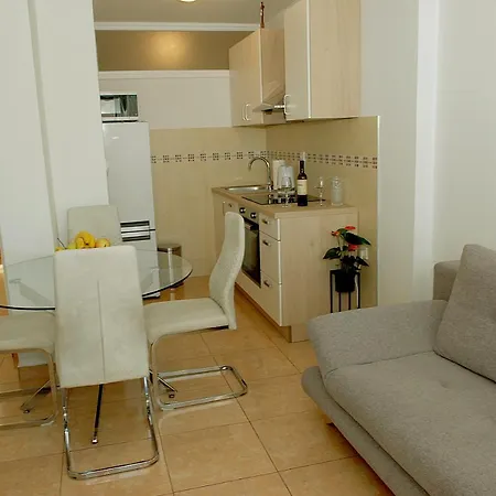 Olive Apartment *